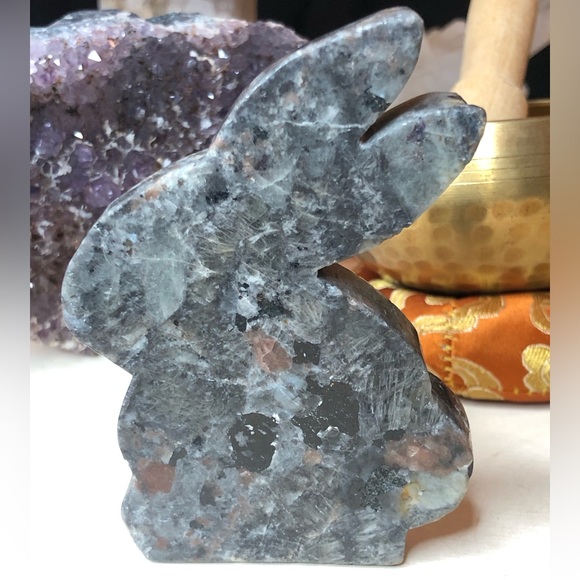 Yooperlite Bunny - Picture 2 of 4